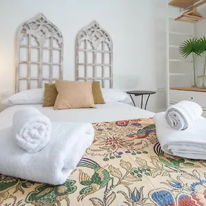 https://apartamentos-las-musas-de-cadiz.es-andalucia.com